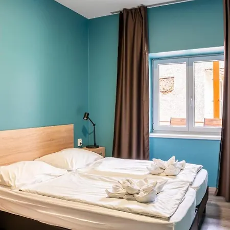بيت ضيافة Centrum Štúrovo